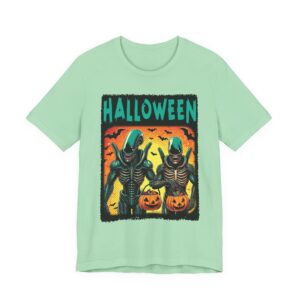 Halloween Alien Trick or Treat Time - Unisex Tee